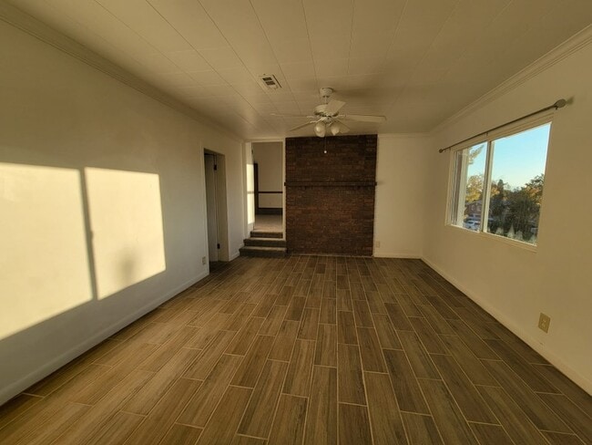 Building Photo - 210 N 700 E