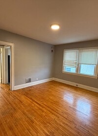 Building Photo - 2748 Harris Ave