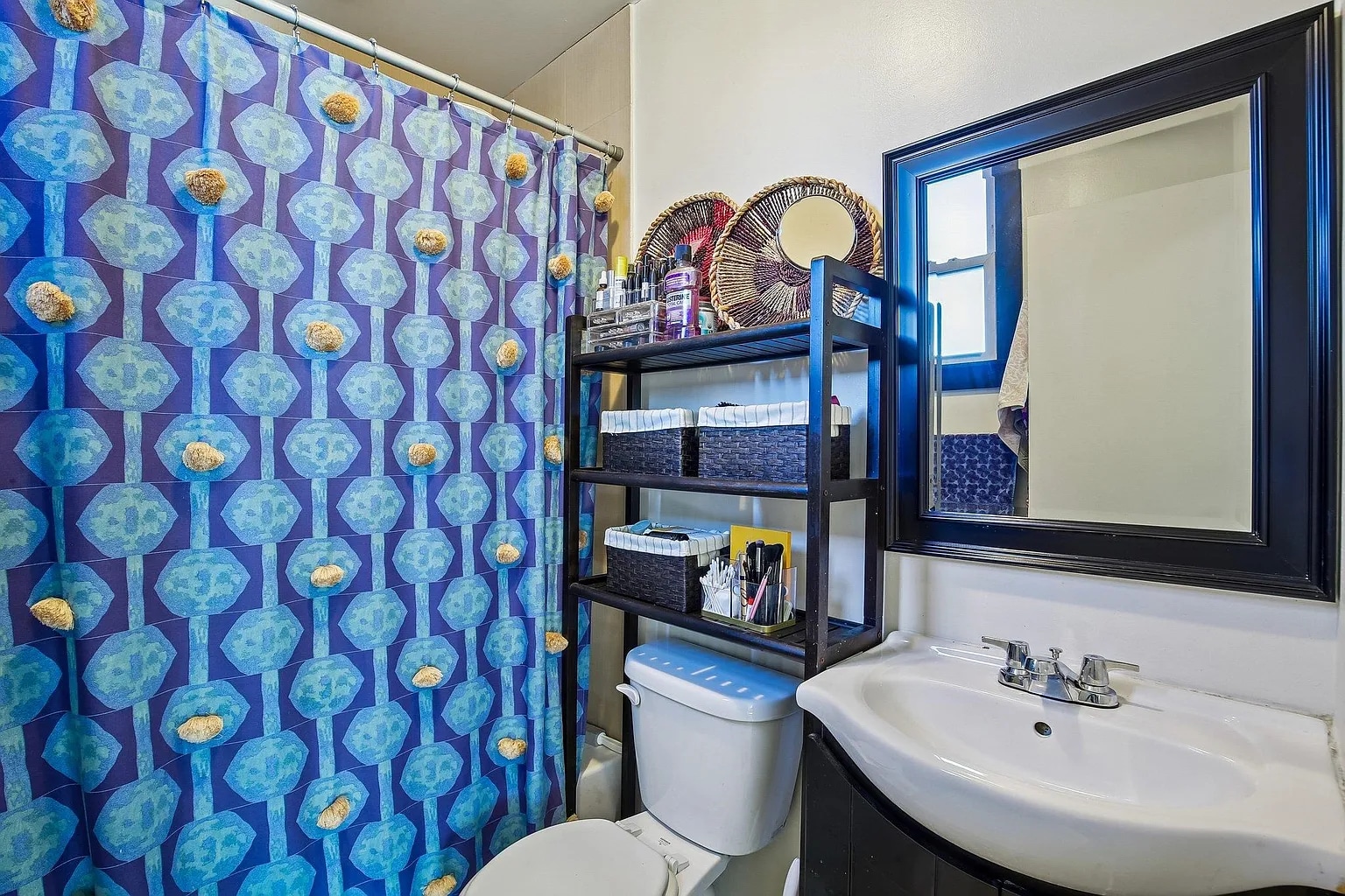 Building Photo - 324 4th St