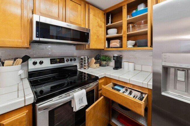 Building Photo - 2280 Hurley Way