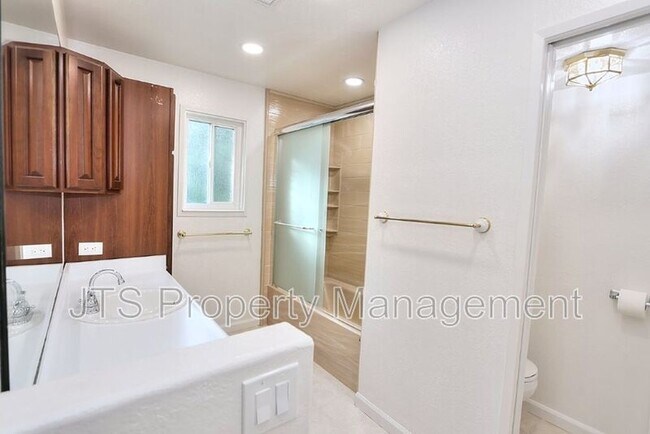 Building Photo - 9529 Lake Natoma Dr