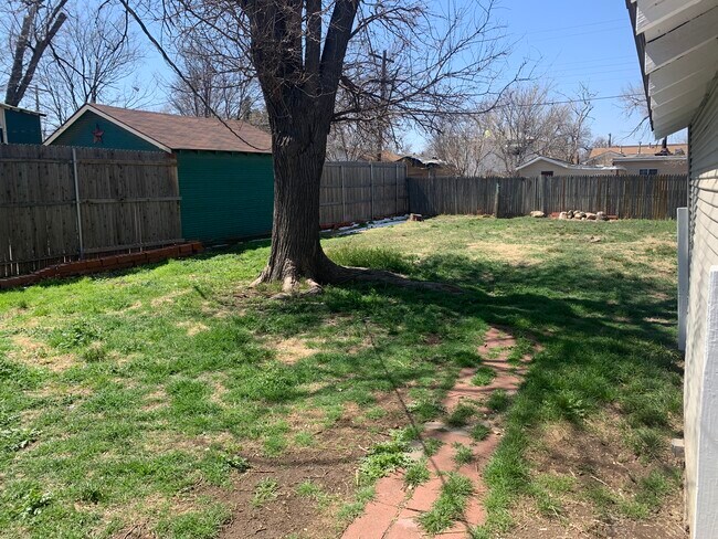 Building Photo - 802 S Fairmont St