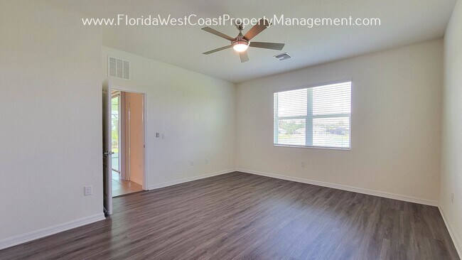 Building Photo - PET FRIENDLY LAKEWOOD RANCH 4 BED/2 BATH H...