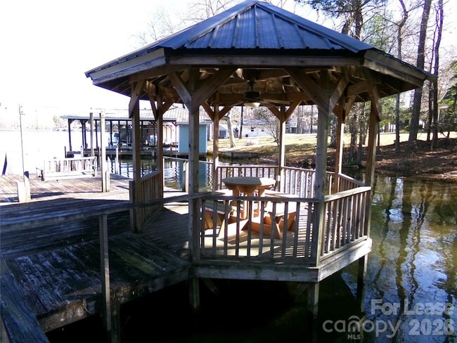 Building Photo - 869 Emerald Shores Rd