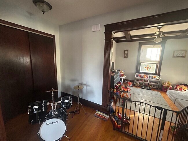 Building Photo - 66 Riverview Ave