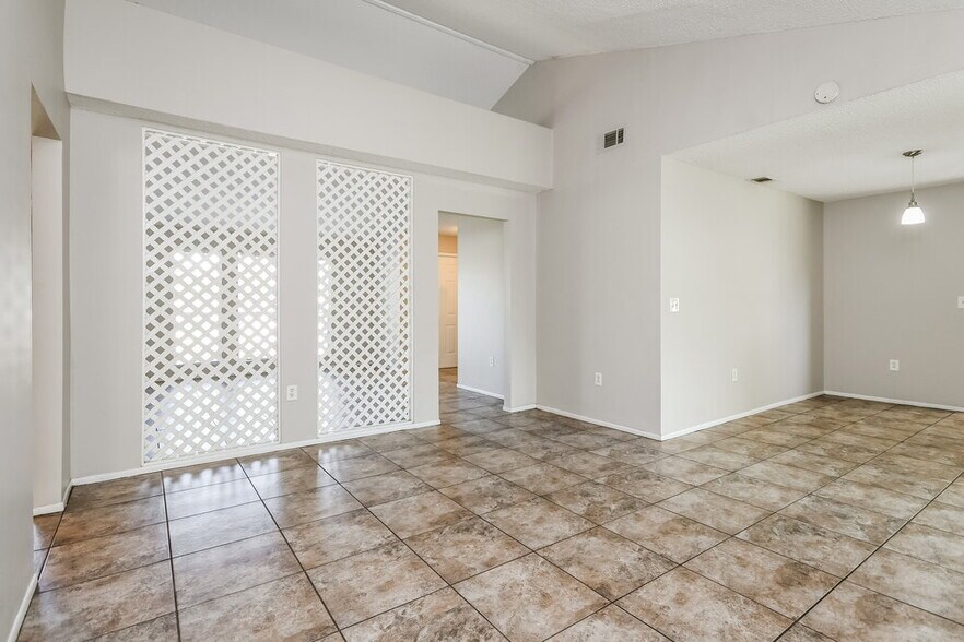 Building Photo - 344 Sand Pine Trail