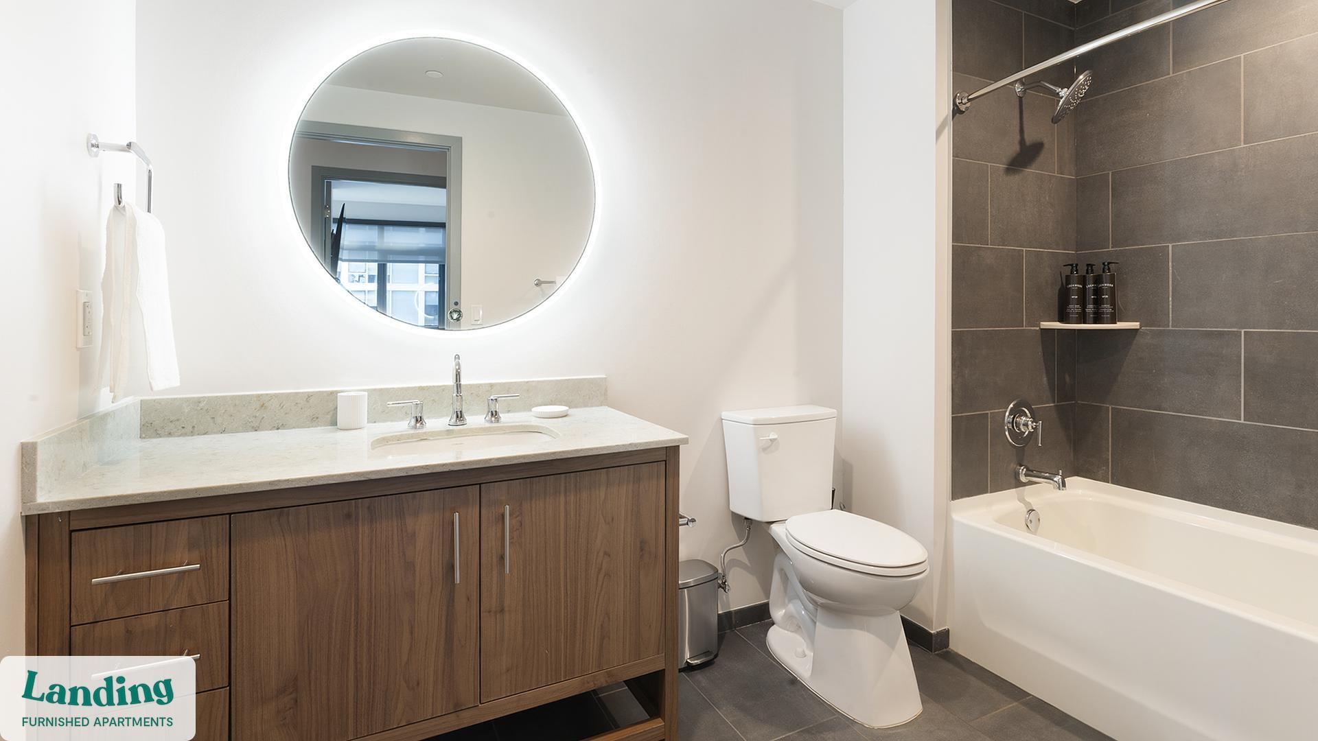 Building Photo - 350 Maple Dr SW