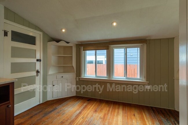 Building Photo - 1701 Franklin St