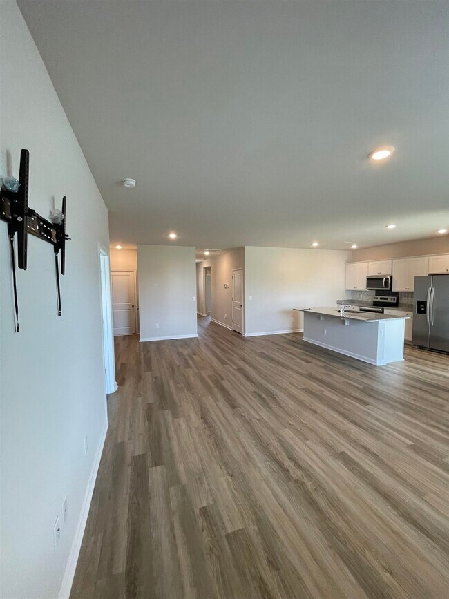 Building Photo - 5175 Yellowstone Dr