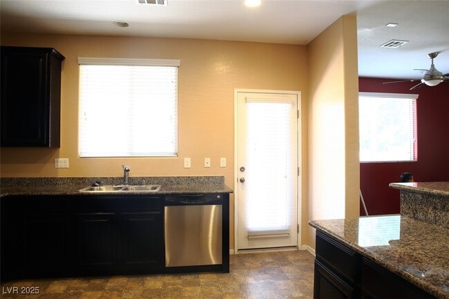 Building Photo - 7508 Luna Bella Ave