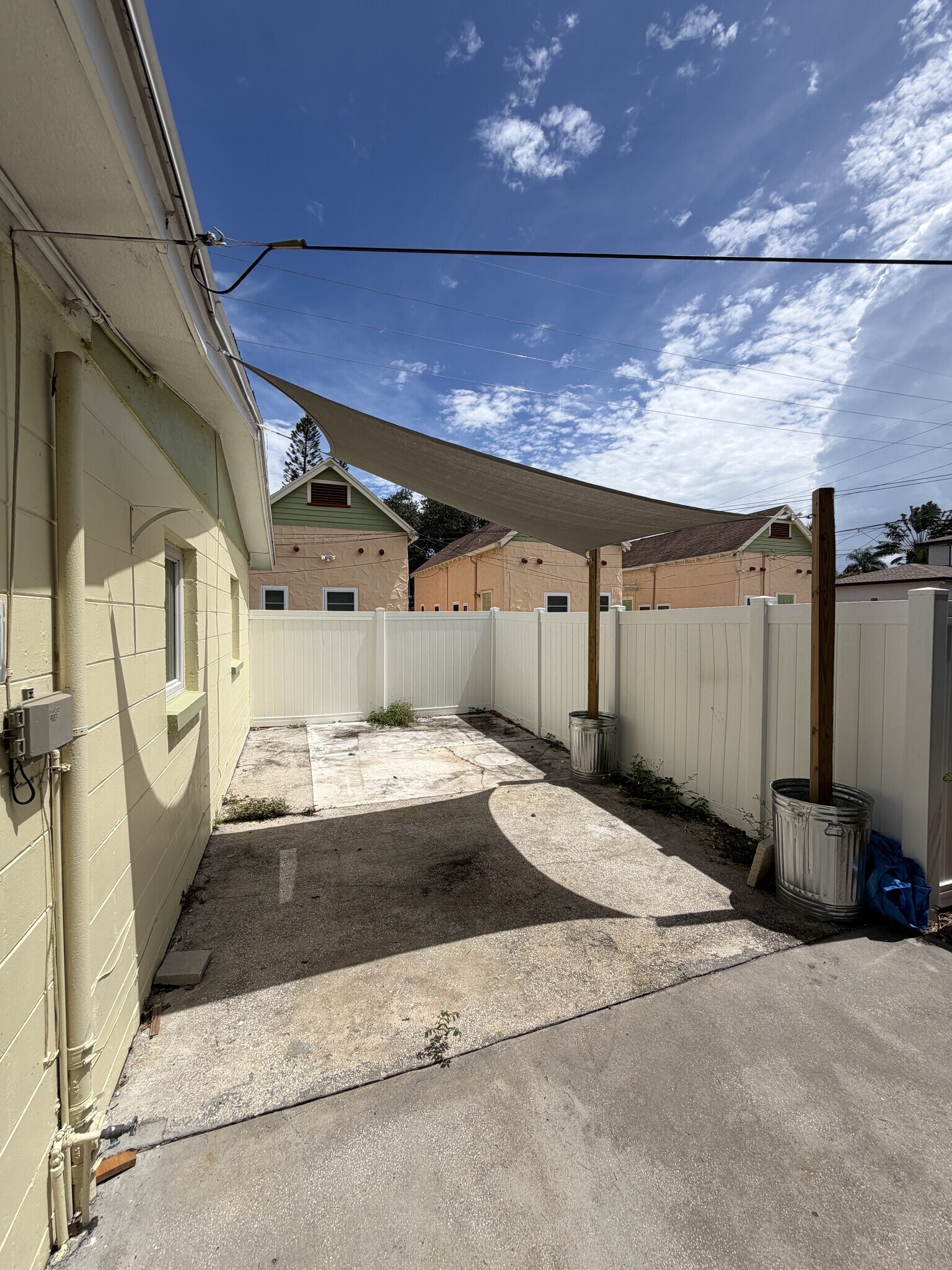Building Photo - 2 Bed/2 Bath