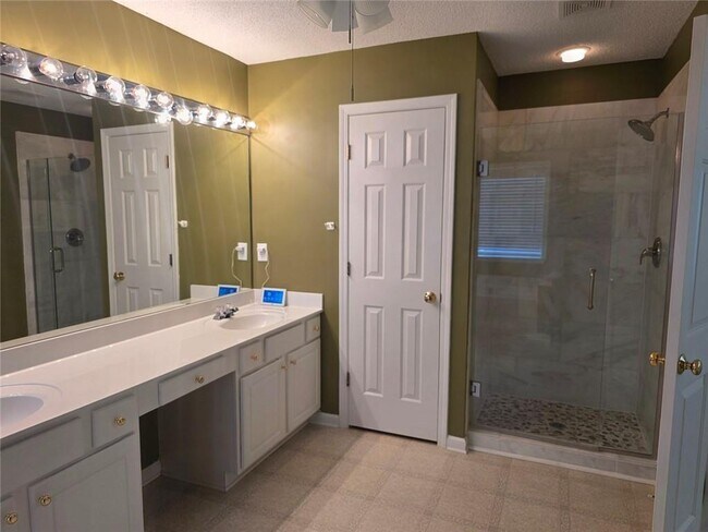 Building Photo - 4314 Shillham Ct