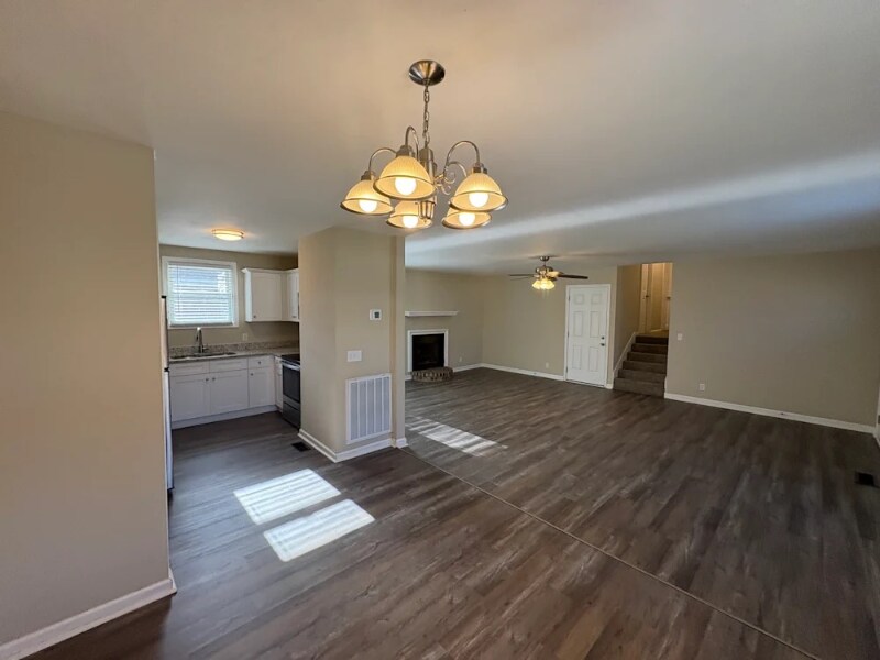 Building Photo - 3837 Buena Vista Pike