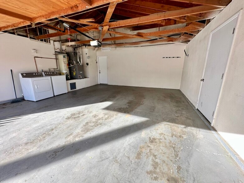 2-Car Garage with Laundry Washer & Dryer - 5527 W Avenue M2