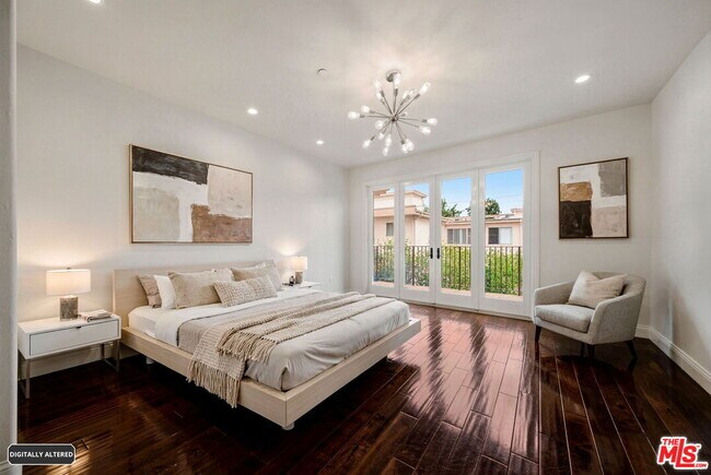 Building Photo - 320 S Swall Dr