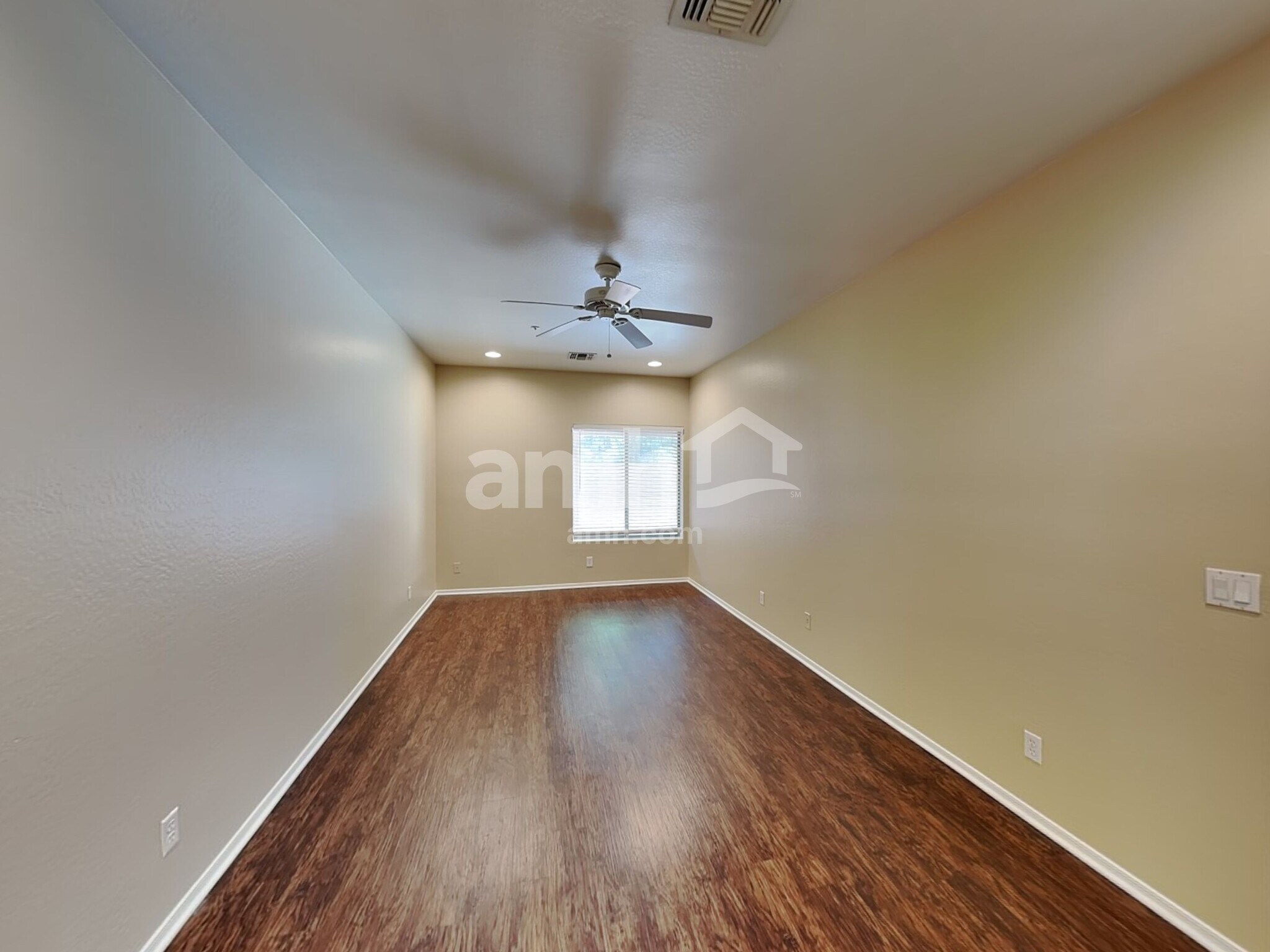 Building Photo - 8940 W Olive Ave