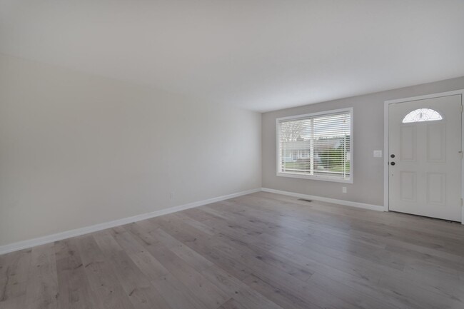 Building Photo - Living & Family Room! Freshly updated!