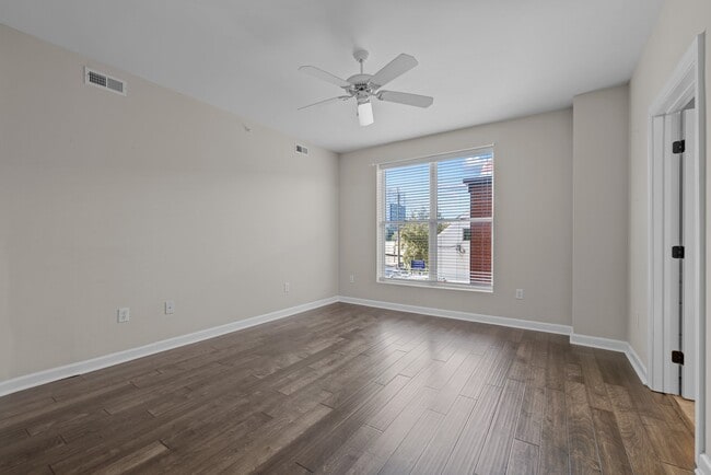 1st floor bedroom - 200 S Dawson St