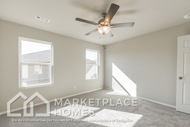 Building Photo - 981 E Starling St