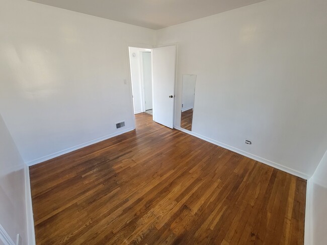 Building Photo - 4048 N Marmora Ave
