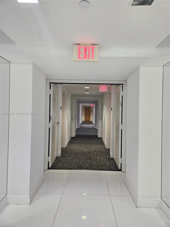 Building Photo - 350 S Miami Ave