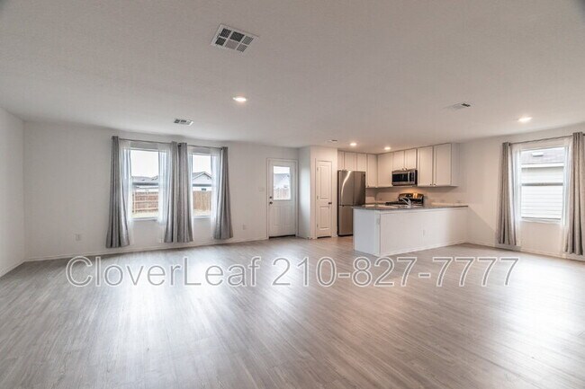 Building Photo - 6411 Bernardo Wy