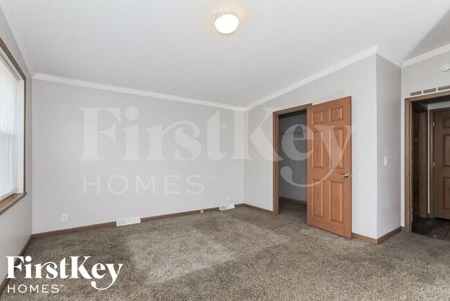 Building Photo - 597 Diamond Loop