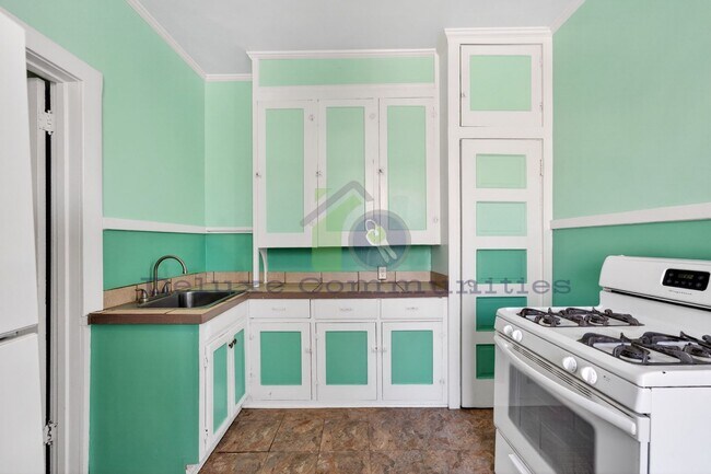 Building Photo - 410 Eastern Ave SE