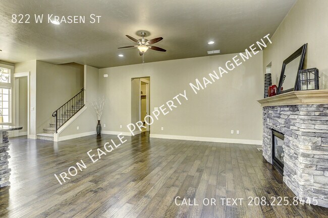 Building Photo - 822 W Krasen St