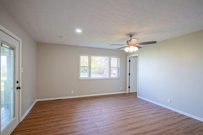 Building Photo - Recently Remodeled 4-Bedroom Home with Modern Upgrades & Spacious Yard in McCordsville