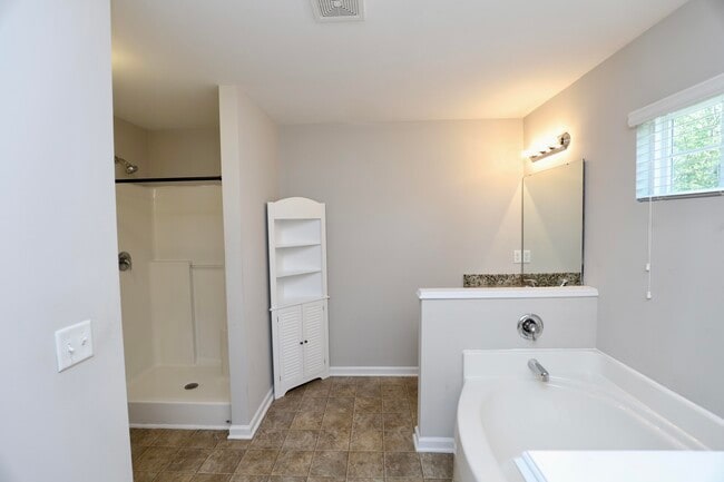 Building Photo - 1761 Nicholas Dr