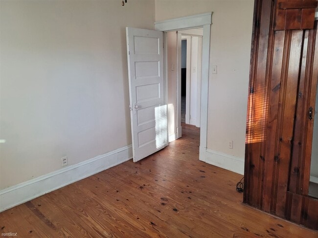 Building Photo - 2 br, 1 bath House - 922 Greendale Drive