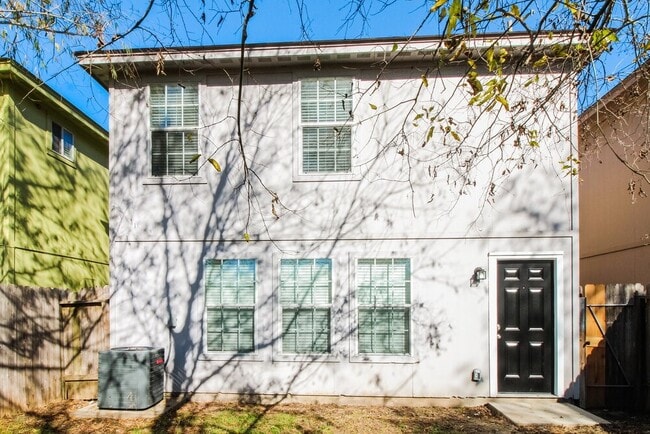 Building Photo - 4935 N Cancun Dr