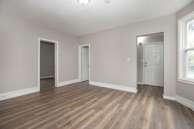 Building Photo - 3422 W 52nd St