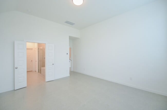 Building Photo - 23719 Sweeny Vly Dr