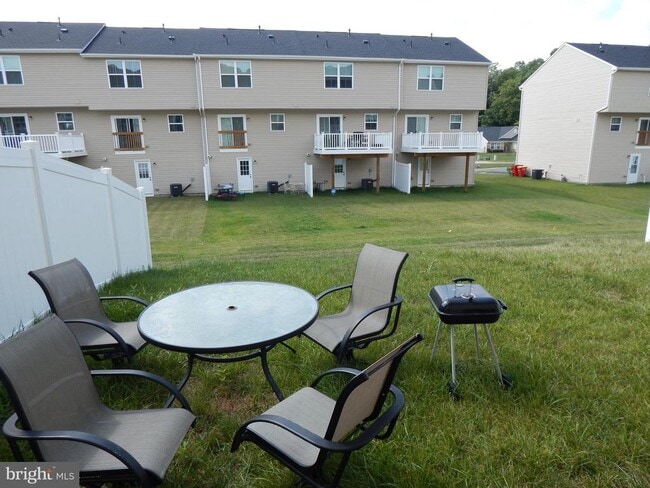 Building Photo - 56 Wiggles Ct