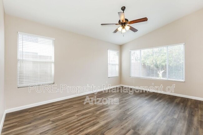 Building Photo - 624 W Douglas Ave