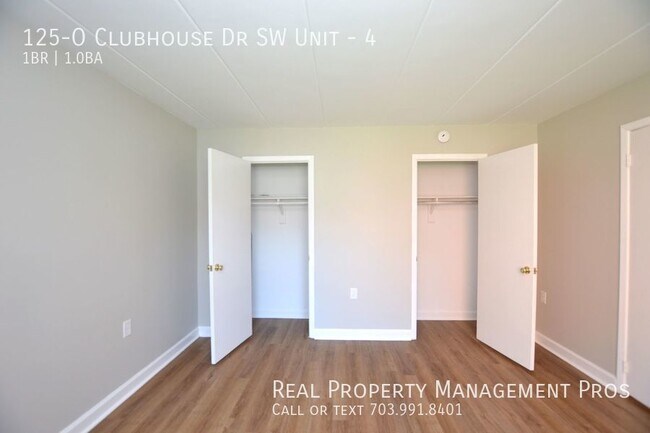 Building Photo - 125-O Clubhouse Dr SW Unit-4