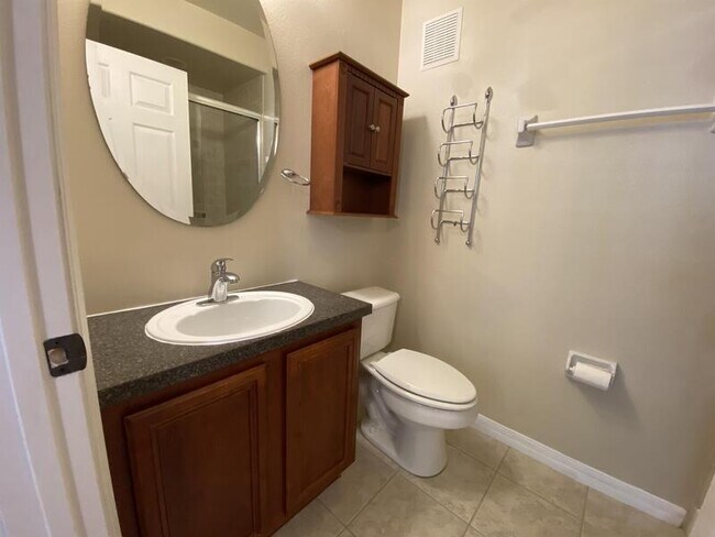 Building Photo - 4570 Virginia Dr