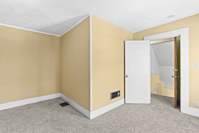 Building Photo - FRANR01