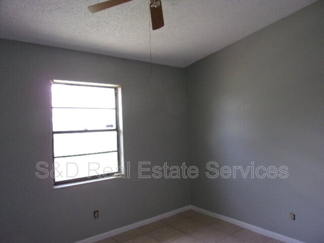 Building Photo - 3025 St Paul Dr