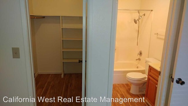 Building Photo - 1 br, 1 bath Apartment - 3350 BULLOCK, #1-49