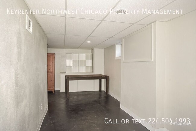 Building Photo - 314 N Tryon St