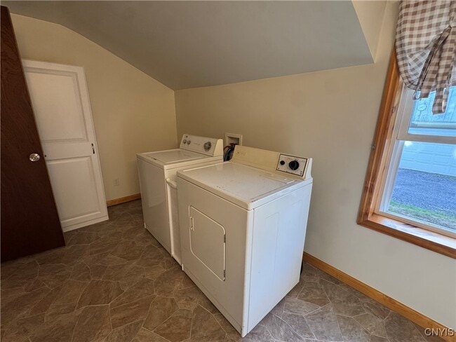 Building Photo - 5845 NY-46