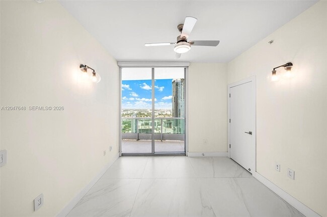 Building Photo - 900 Biscayne Blvd