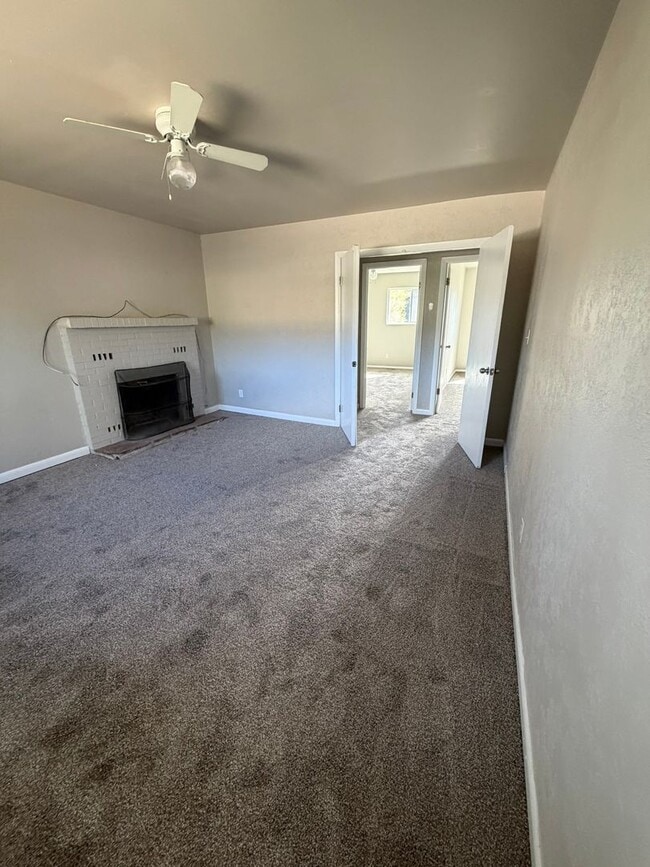 Building Photo - Versatile 4BD/3BA in Stratton Meadows – Gated Community + Private Lower-Level Suite