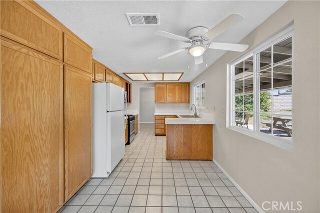 Building Photo - 10728 Valley Dr