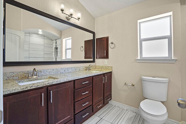 Building Photo - 14925 Tierra Haven Ave