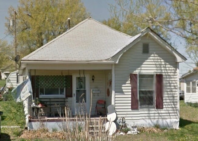 Building Photo - 1143 N Forest Ave