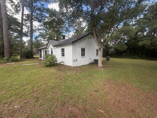 Building Photo - House for Rent
